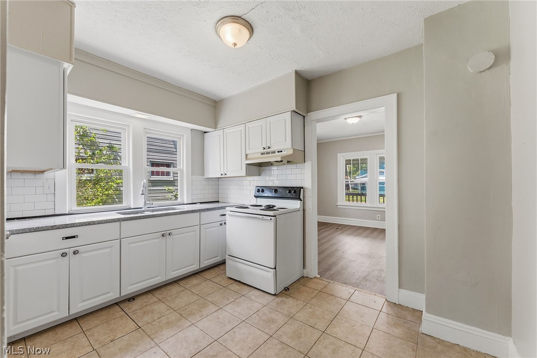 974 Lovers Lane Akron OH 44306