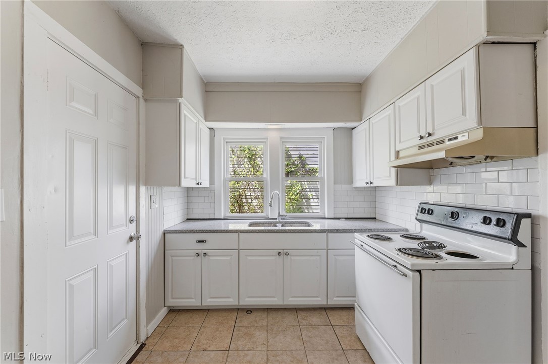 974 Lovers Lane Akron OH 44306