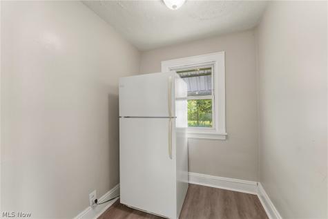 974 Lovers Lane Akron OH 44306