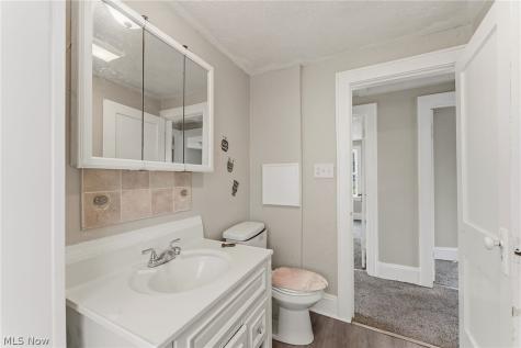 974 Lovers Lane Akron OH 44306