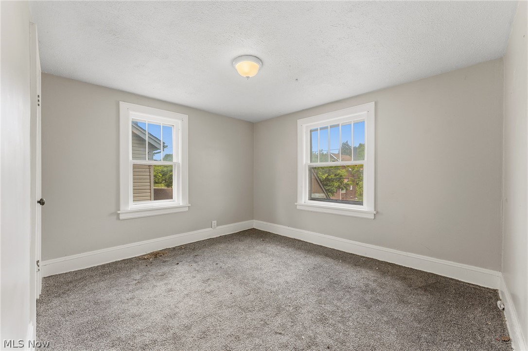 974 Lovers Lane Akron OH 44306