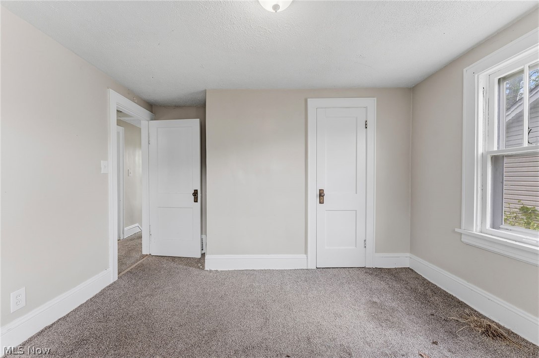974 Lovers Lane Akron OH 44306