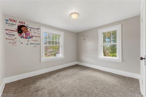 974 Lovers Lane Akron OH 44306
