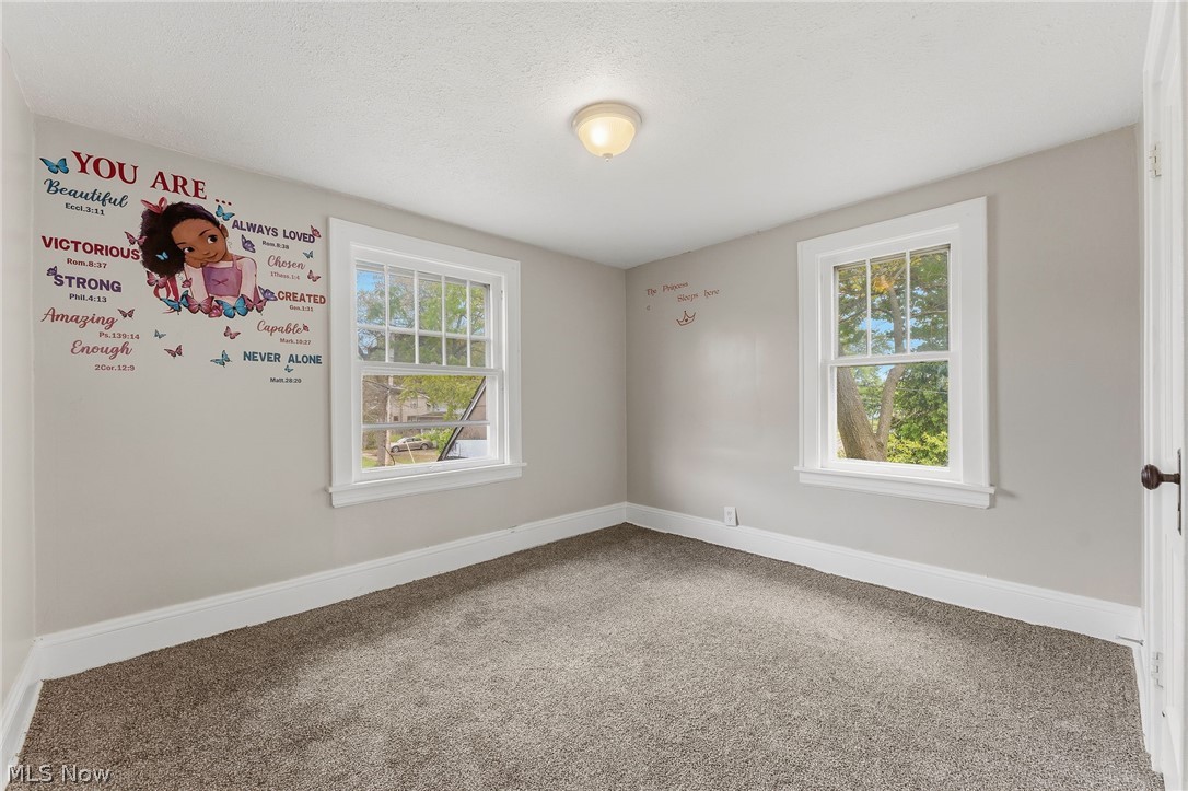 974 Lovers Lane Akron OH 44306