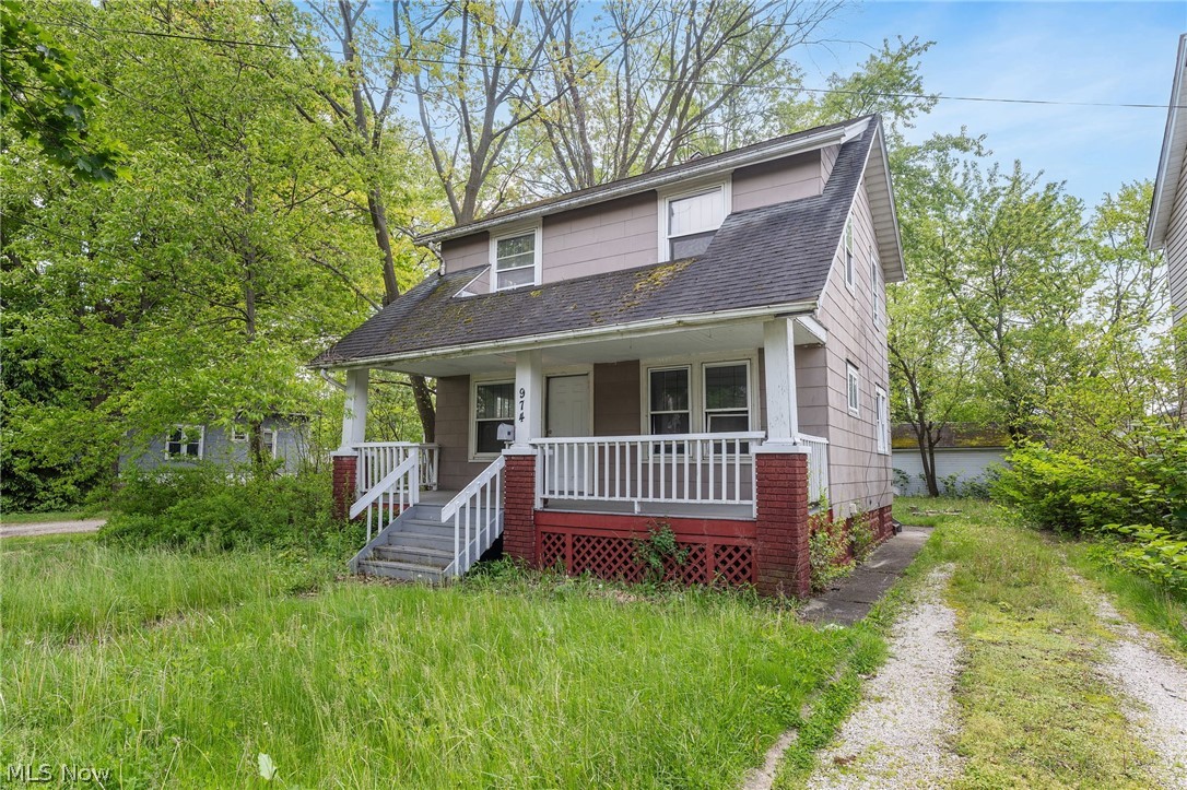 974 Lovers Lane Akron OH 44306