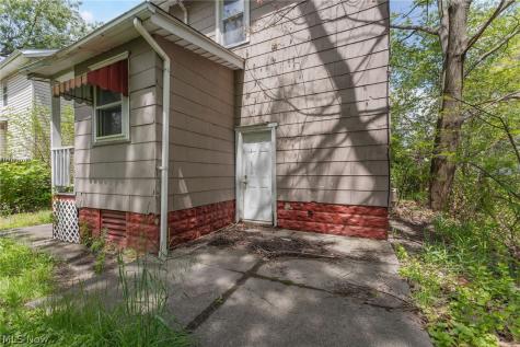 974 Lovers Lane Akron OH 44306