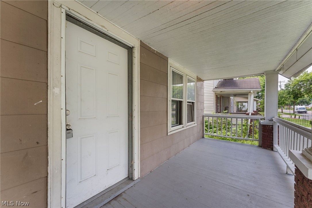 974 Lovers Lane Akron OH 44306