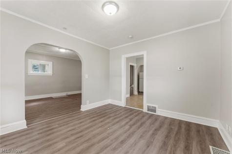 974 Lovers Lane Akron OH 44306