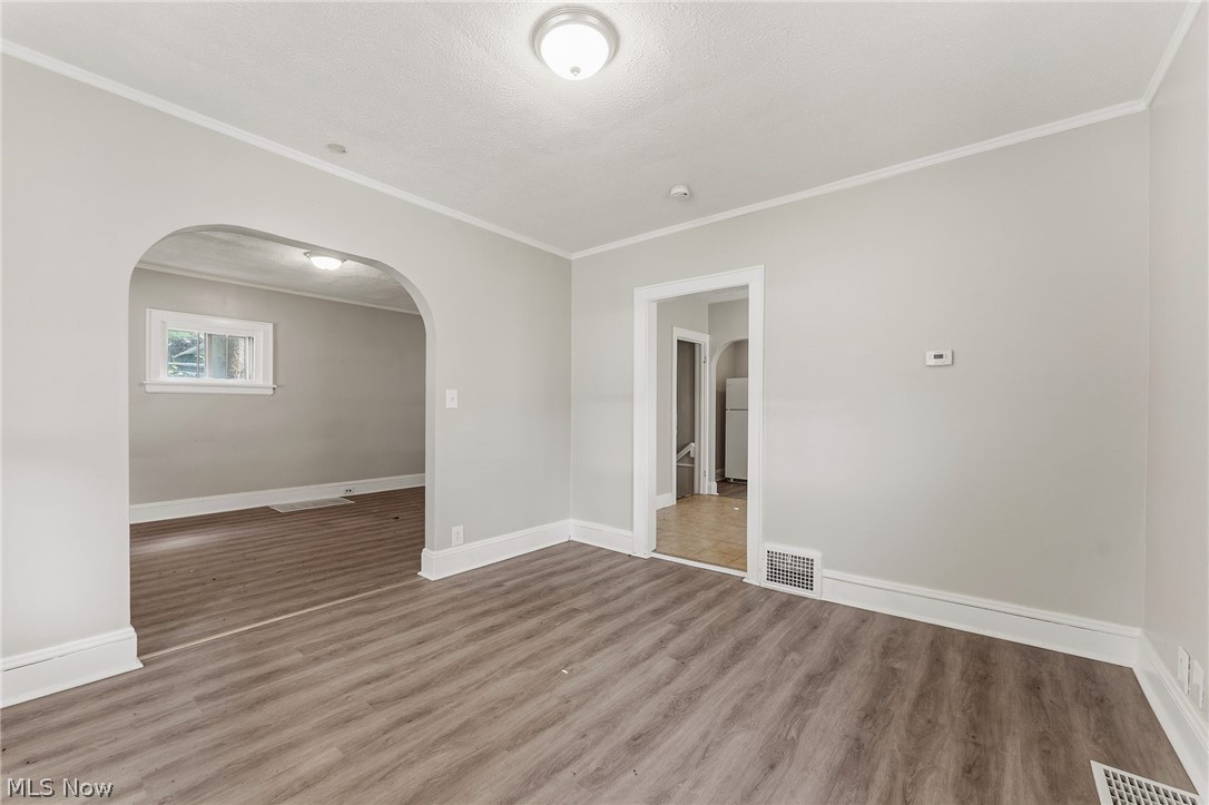 974 Lovers Lane Akron OH 44306