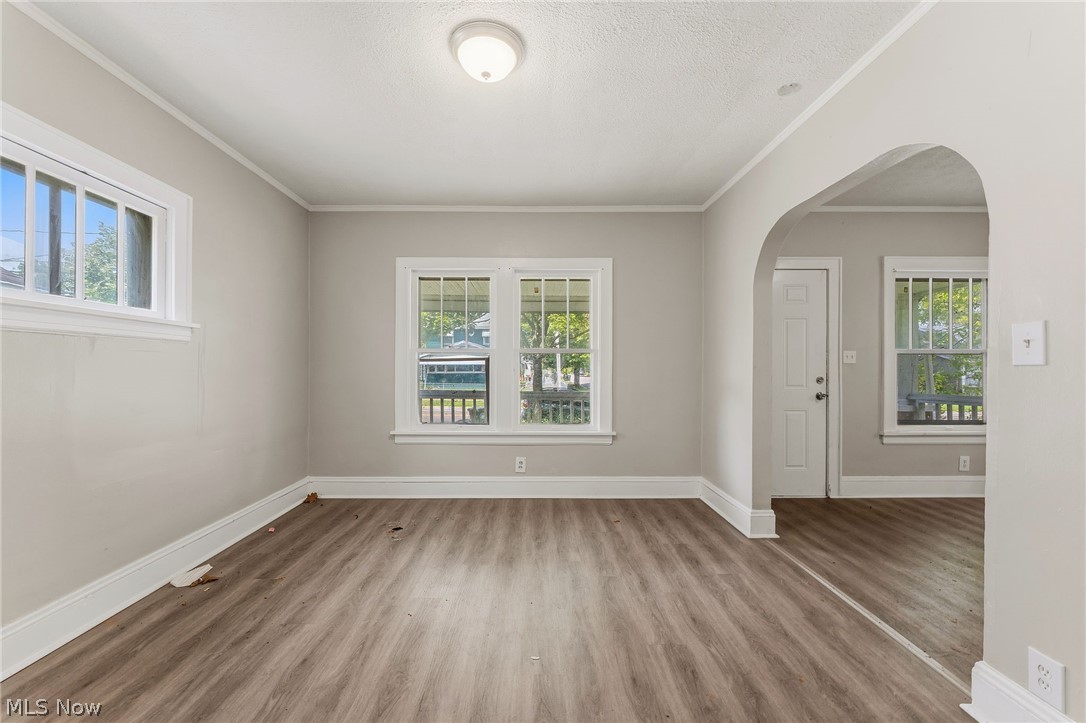 974 Lovers Lane Akron OH 44306