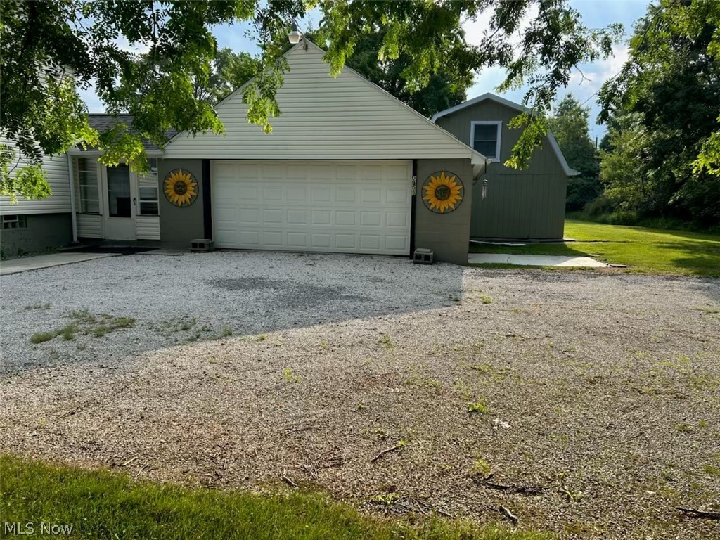2393 Sodom Hutchings Vienna OH 44473