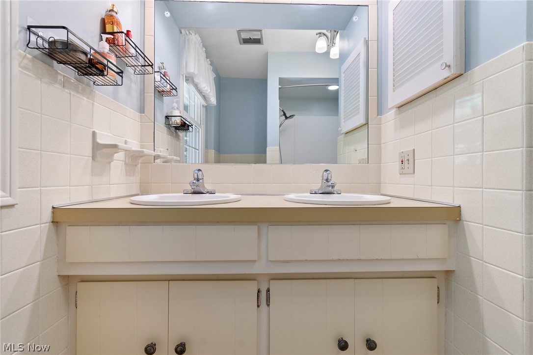 925 Sandin Road Akron OH 44333