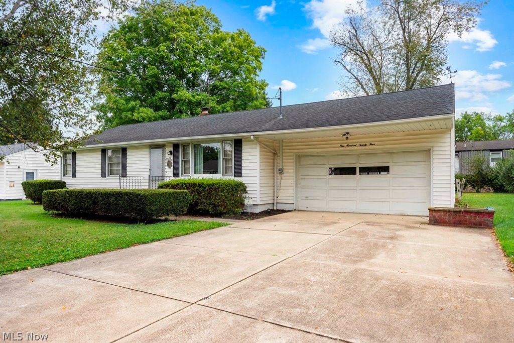124 Yunker Court Elyria OH 44035