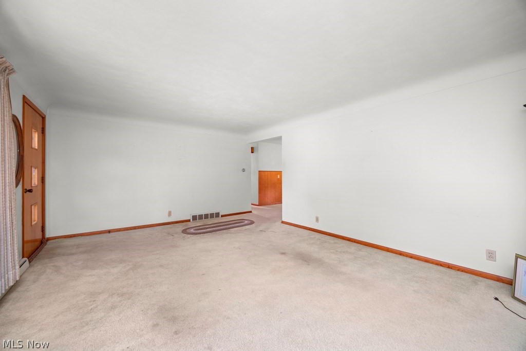 124 Yunker Court Elyria OH 44035