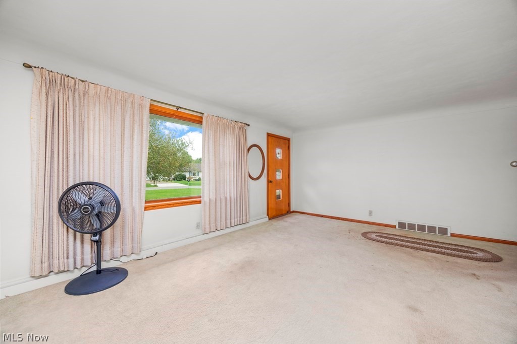 124 Yunker Court Elyria OH 44035