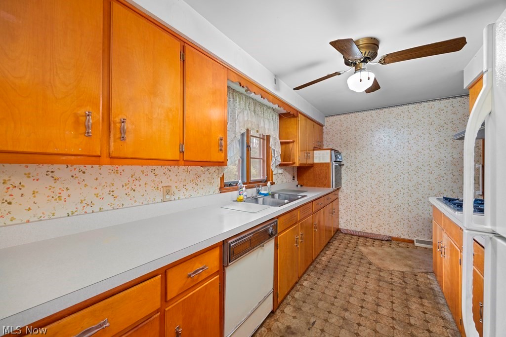 124 Yunker Court Elyria OH 44035