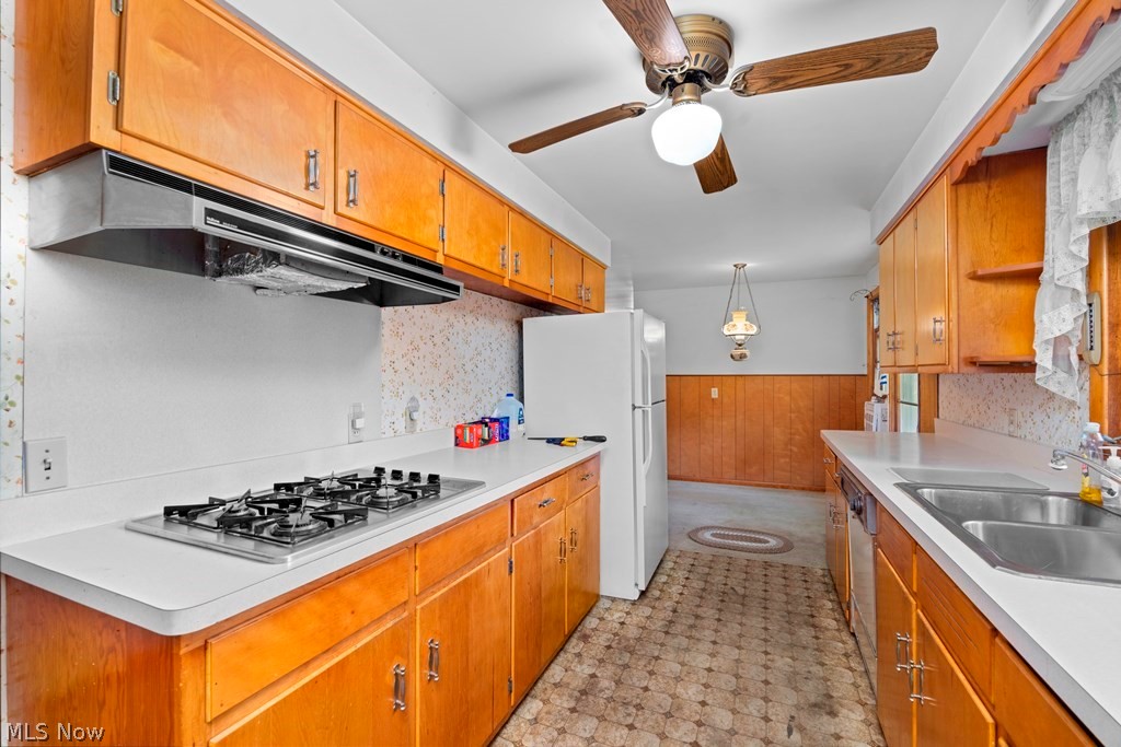 124 Yunker Court Elyria OH 44035