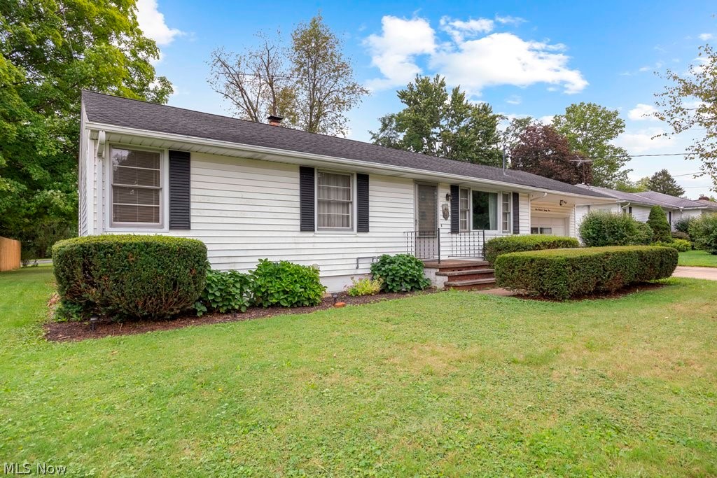 124 Yunker Court Elyria OH 44035