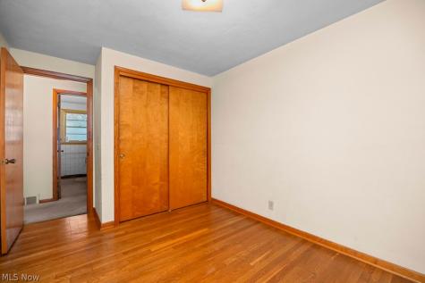124 Yunker Court Elyria OH 44035