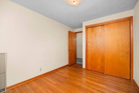 124 Yunker Court Elyria OH 44035