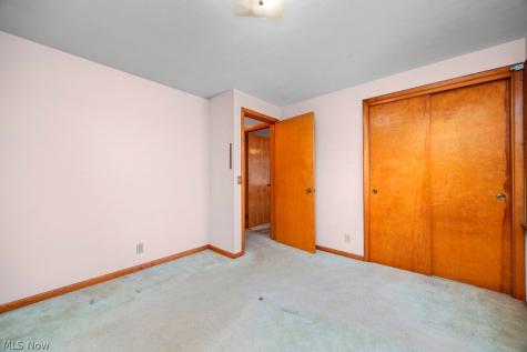 124 Yunker Court Elyria OH 44035