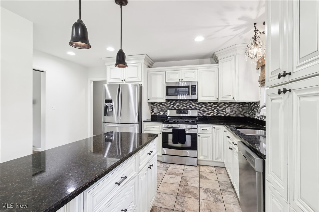 1927 Horseshoe Boulevard Westlake OH 44145