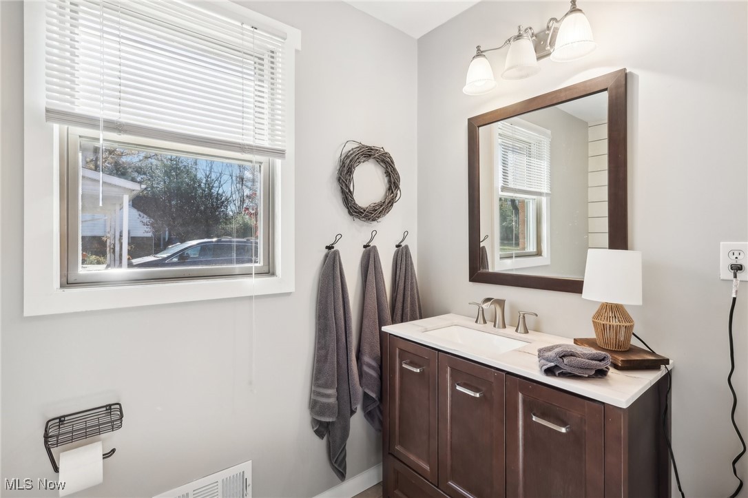 1927 Horseshoe Boulevard Westlake OH 44145