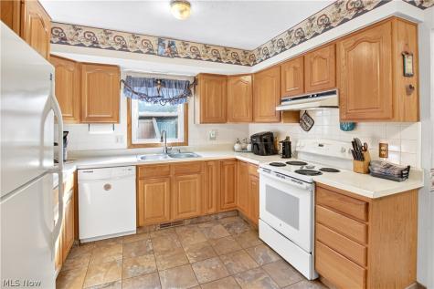 6005 Opal Street North Ridgeville OH 44039