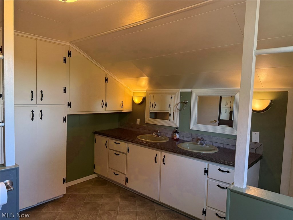 1111 Trenton Avenue Uhrichsville OH 44683
