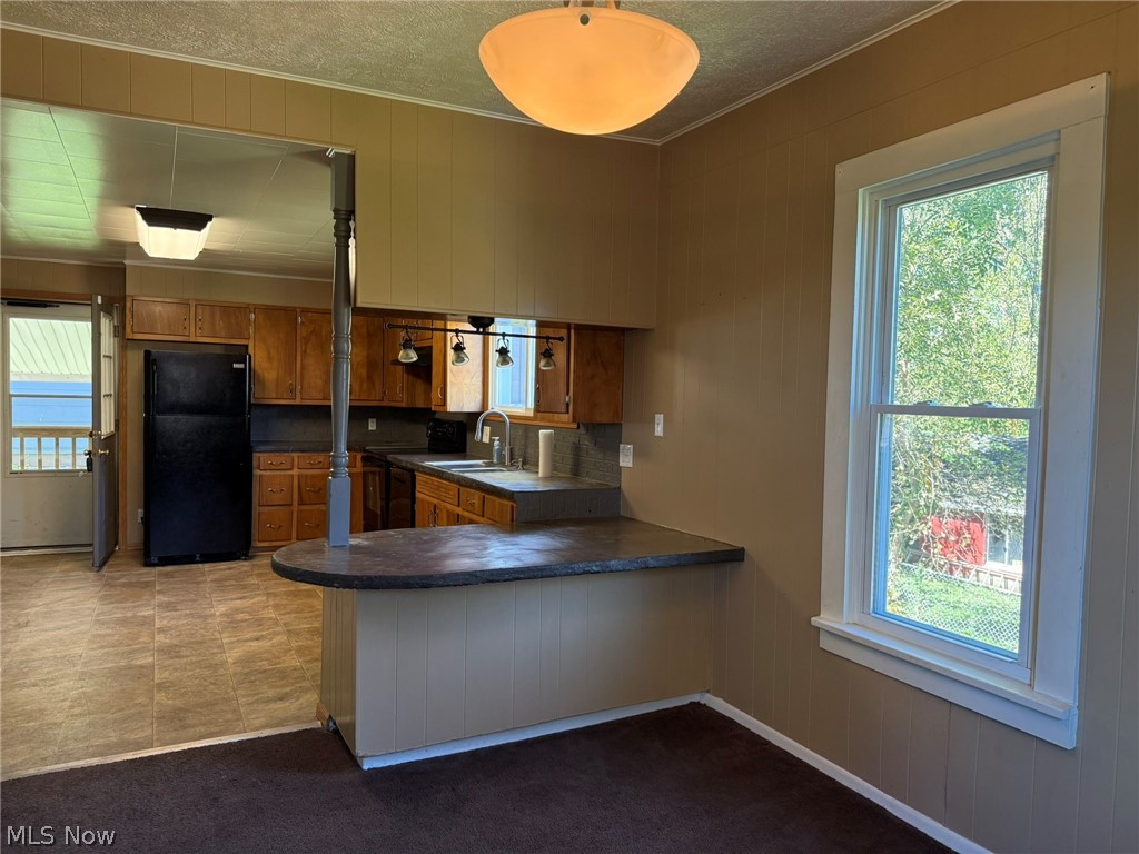 1111 Trenton Avenue Uhrichsville OH 44683