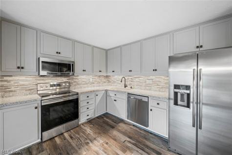 11025 Southwind Court Strongsville OH 44149