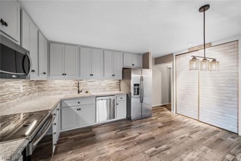 11025 Southwind Court Strongsville OH 44149