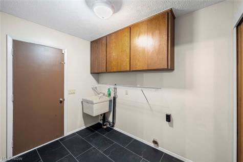 11025 Southwind Court Strongsville OH 44149