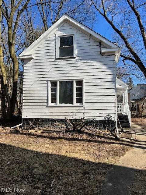 493 Bacon Avenue Akron OH 44320