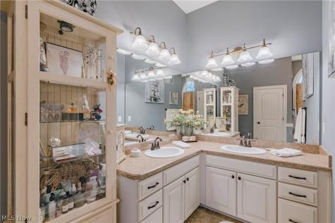 5423 Charleston Drive Valley City OH 44280