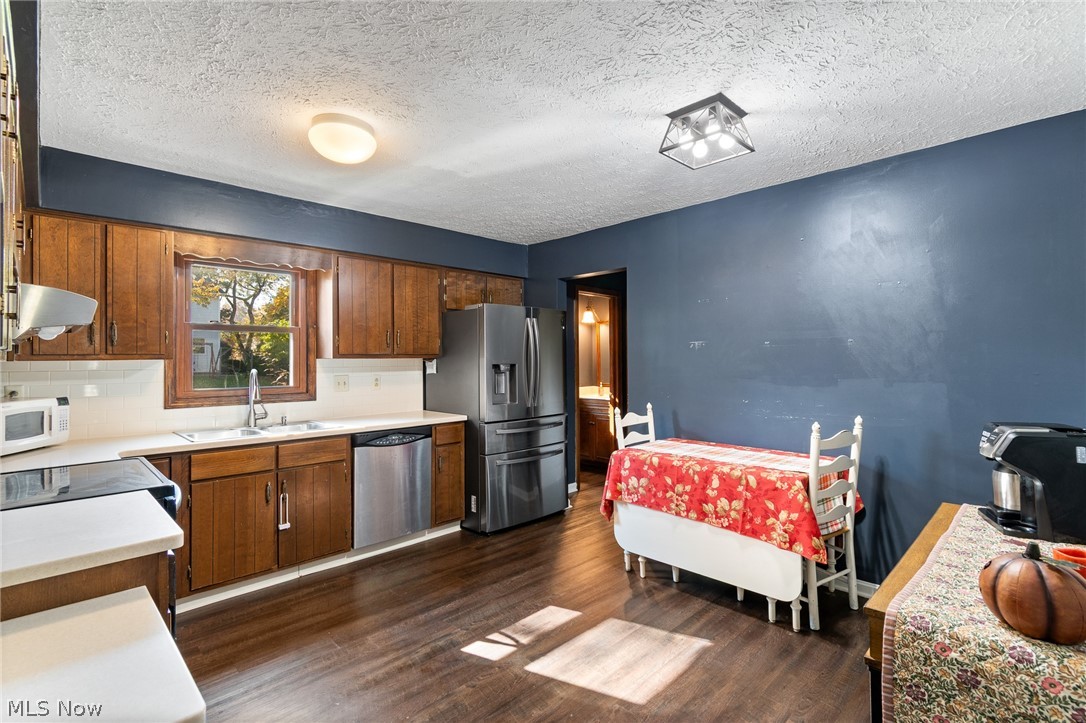 437 Farr Avenue Wadsworth OH 44281