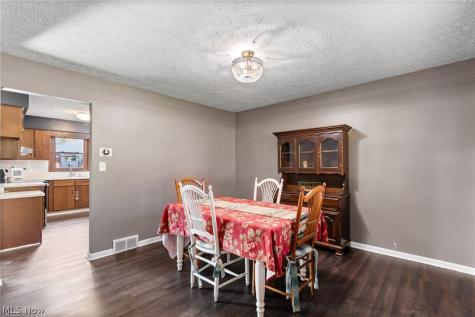 437 Farr Avenue Wadsworth OH 44281