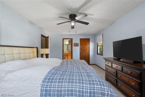 437 Farr Avenue Wadsworth OH 44281