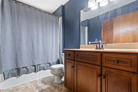 437 Farr Avenue Wadsworth OH 44281