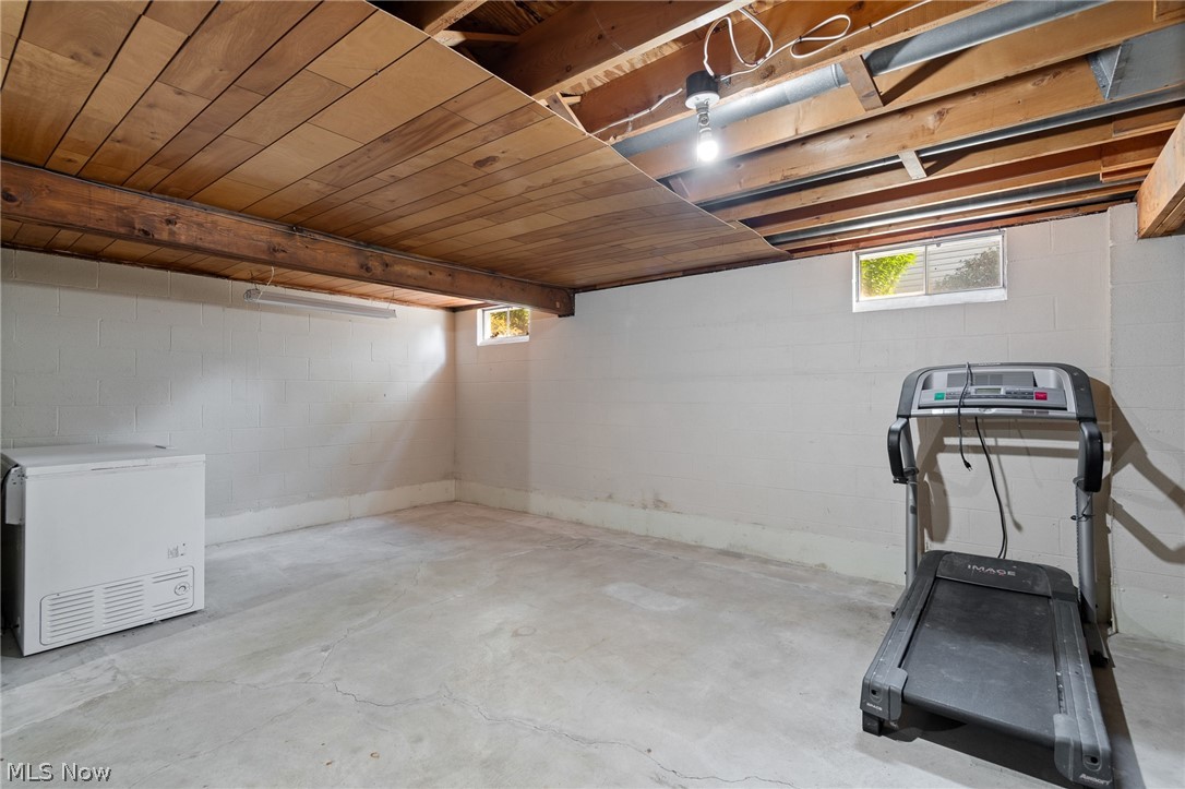 437 Farr Avenue Wadsworth OH 44281