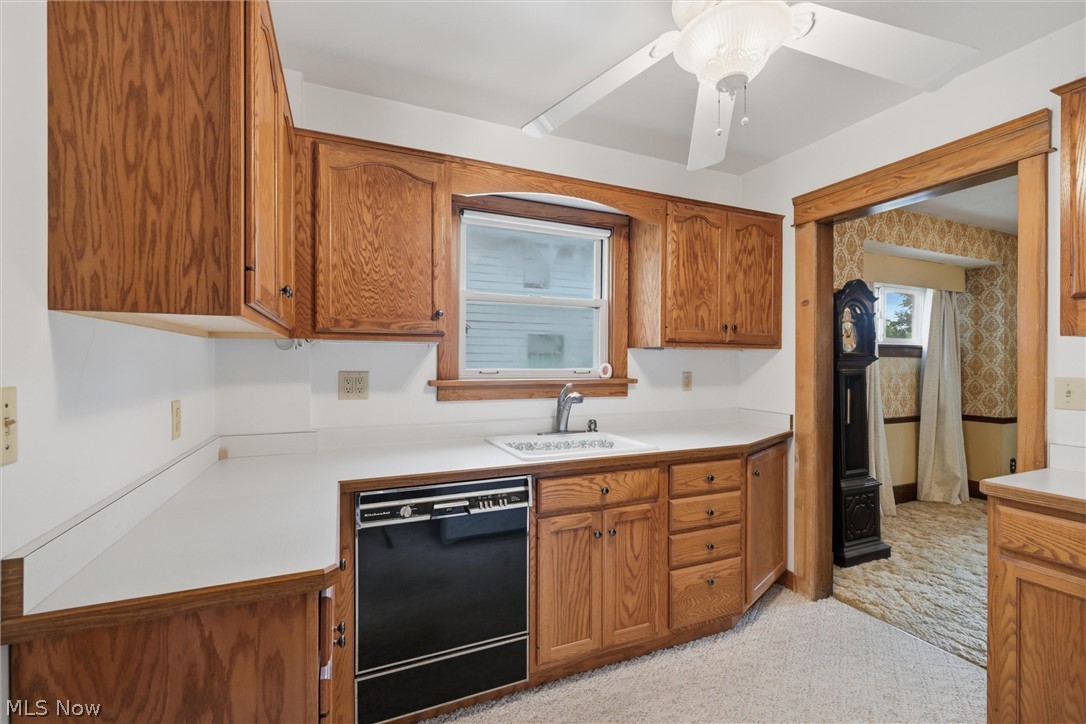 556 Belvedere Avenue SE Warren OH 44483