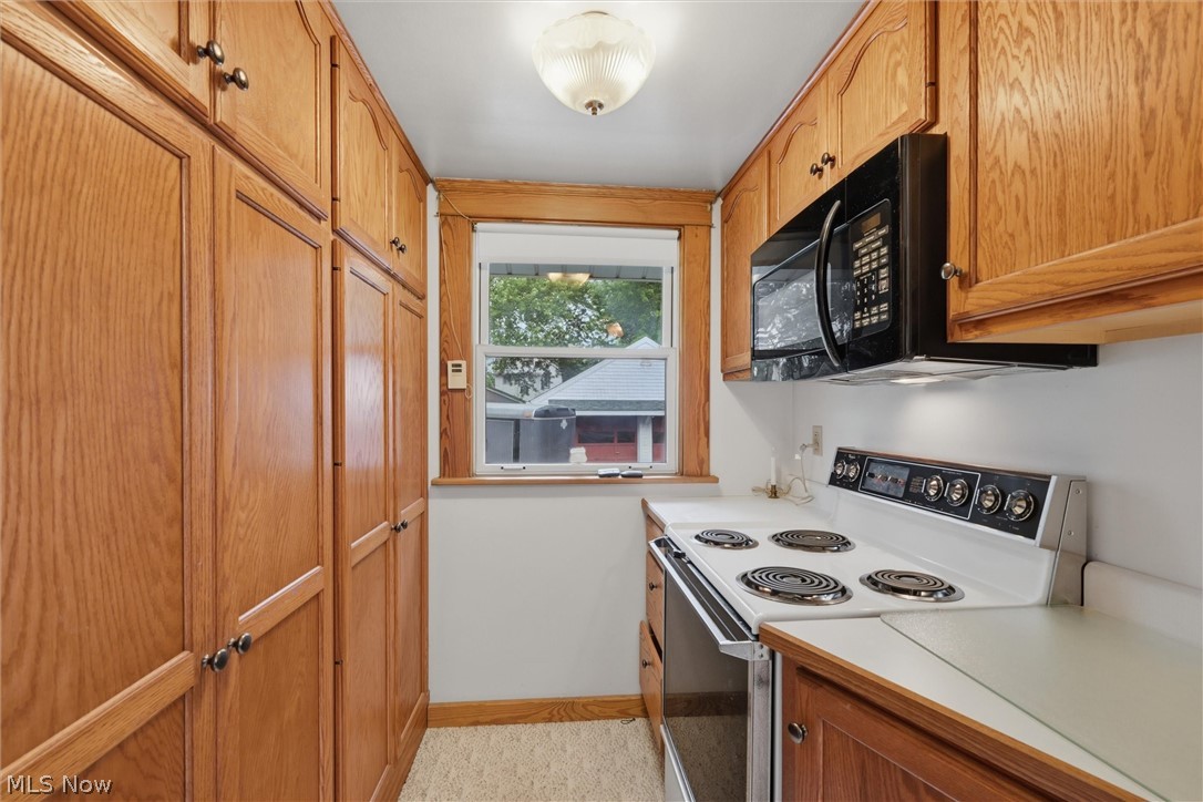 556 Belvedere Avenue SE Warren OH 44483