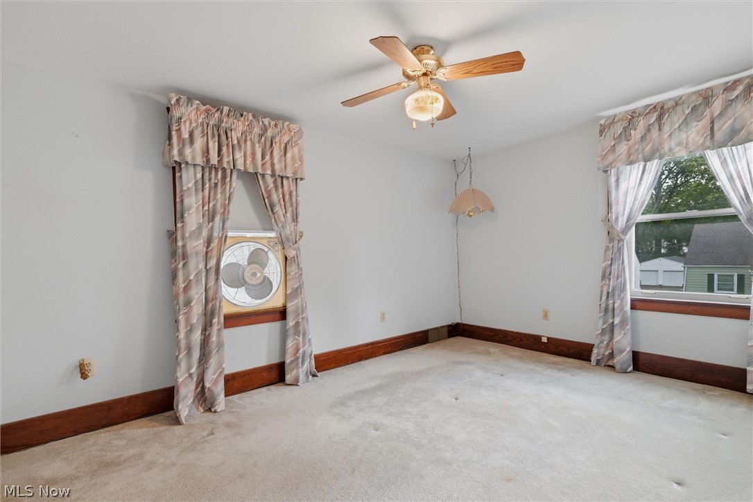 556 Belvedere Avenue SE Warren OH 44483