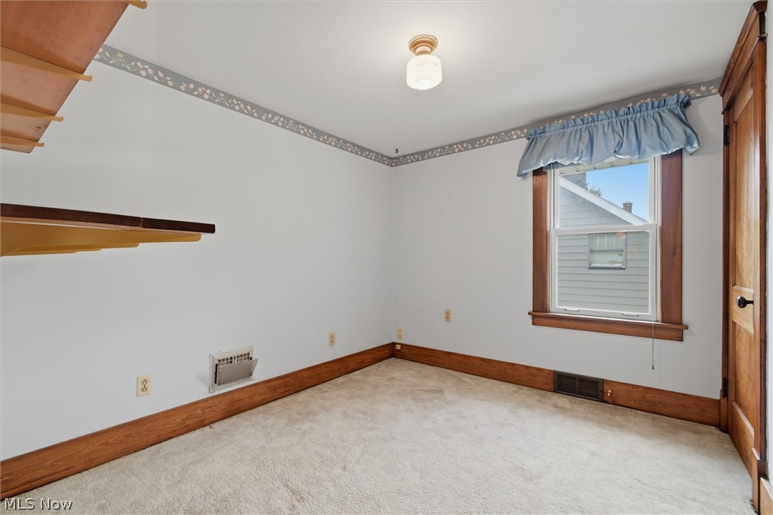 556 Belvedere Avenue SE Warren OH 44483