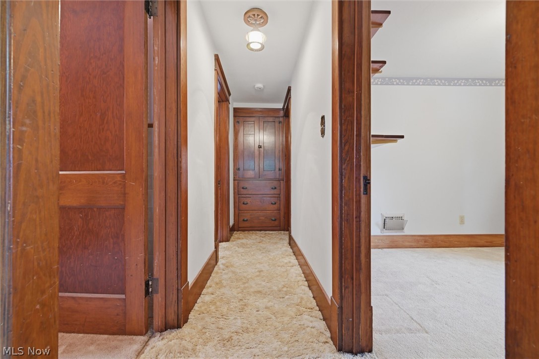 556 Belvedere Avenue SE Warren OH 44483