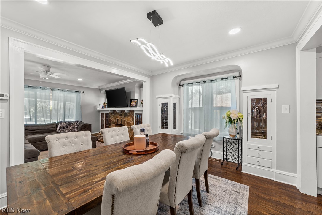 560 Elmwood Road Bay Village OH 44140