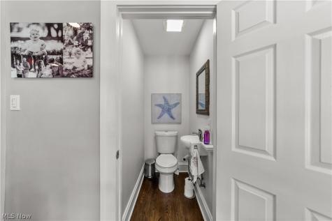 560 Elmwood Road Bay Village OH 44140