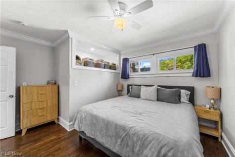 560 Elmwood Road Bay Village OH 44140