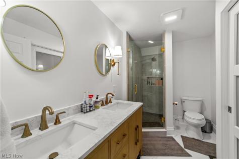 560 Elmwood Road Bay Village OH 44140