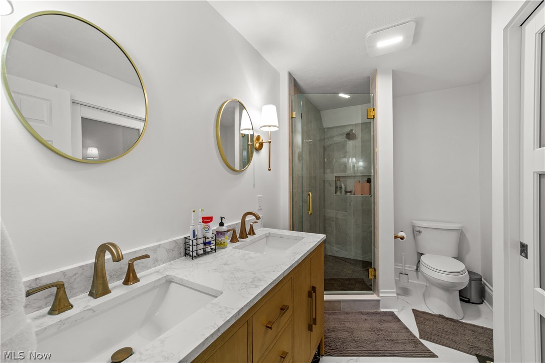 560 Elmwood Road Bay Village OH 44140